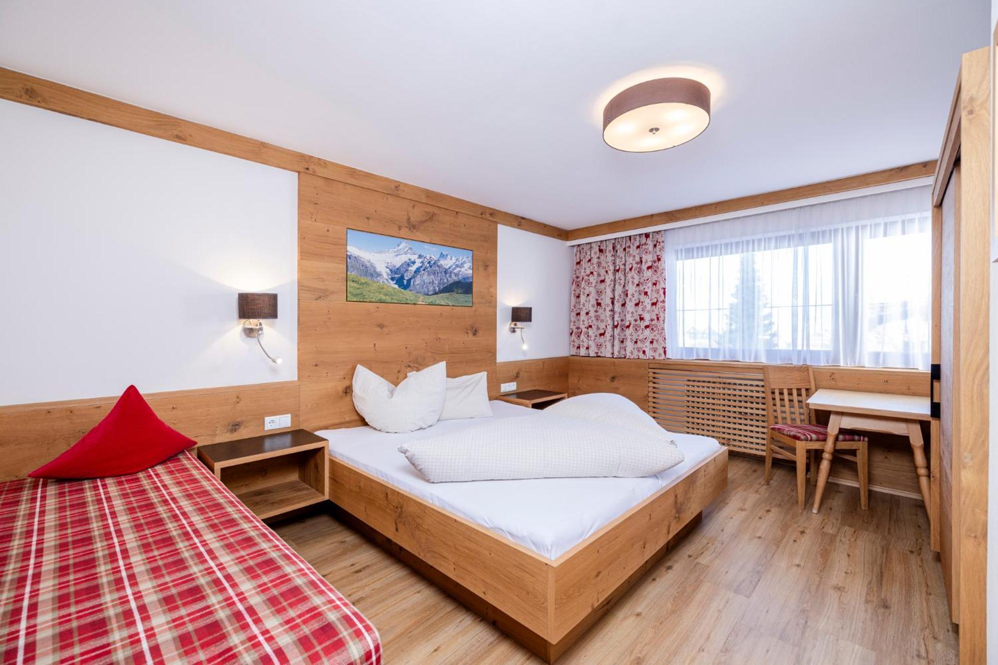 Aparthotel Landhaus St. Joseph Mayrhofen Exterior photo
