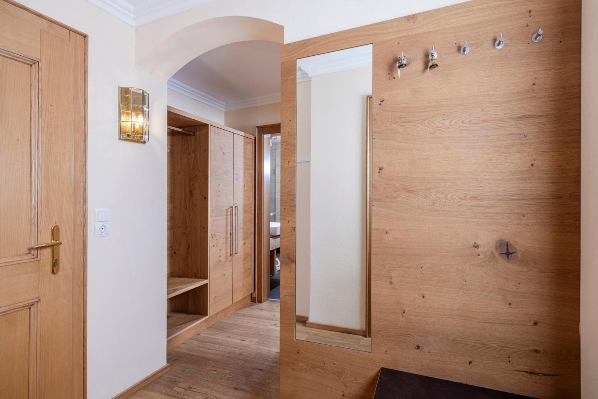 Aparthotel Landhaus St. Joseph Mayrhofen Exterior photo