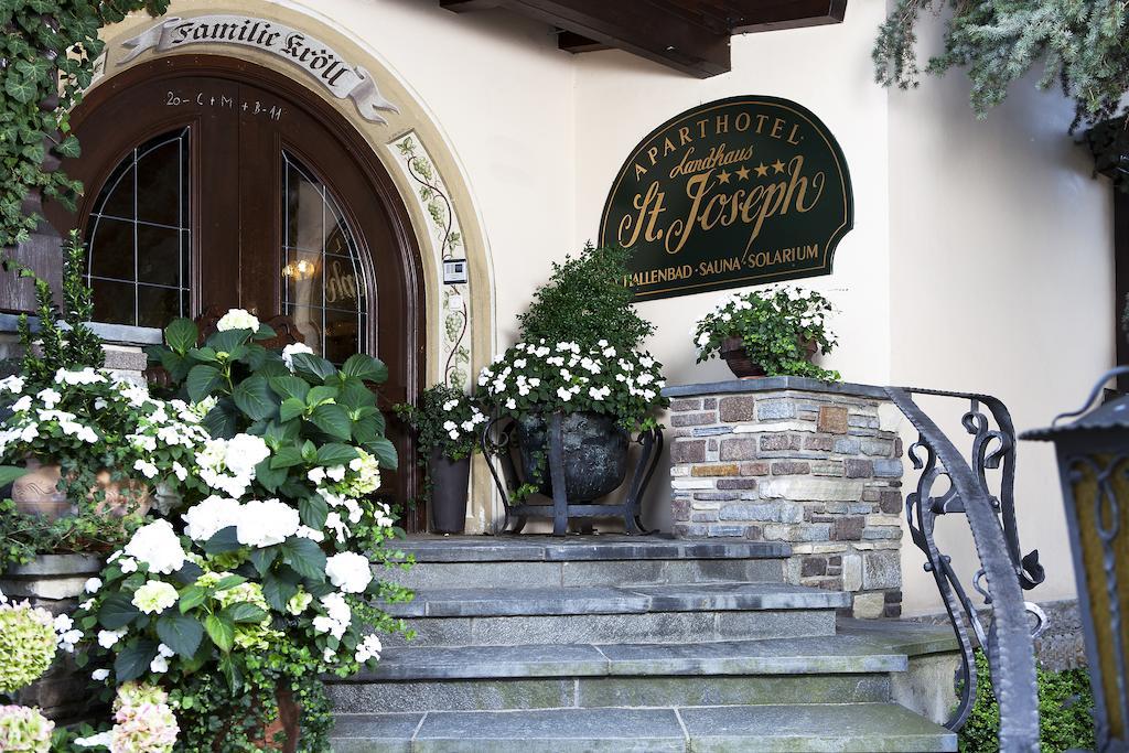 Aparthotel Landhaus St. Joseph Mayrhofen Exterior photo